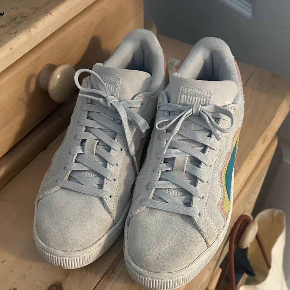 Puma White Suede Athletic Shoes with Rainbow Accents
